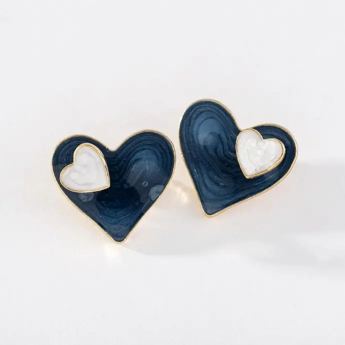 Steel Retro Hearth Shape Contrast Drop Earring